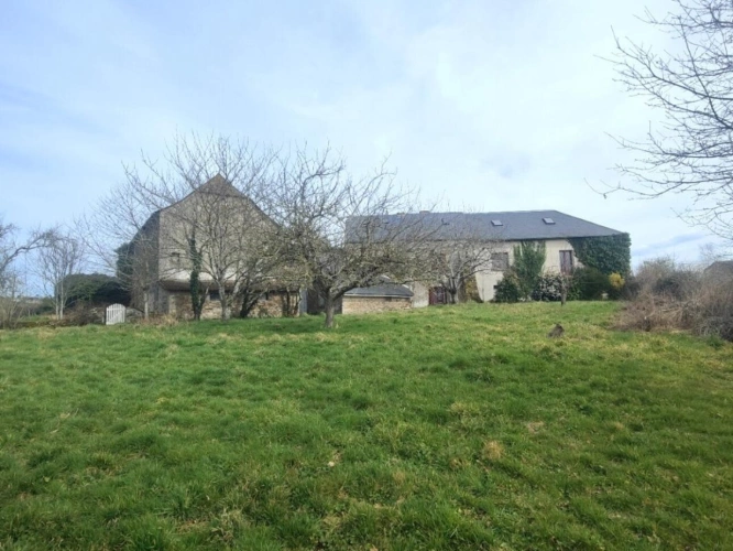 Photos 3 - Rurale - CORPS DE FERME A RENOVER SUR 2948m²