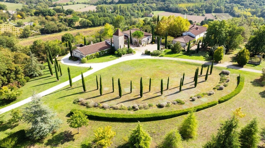Photos 3 - Prestige - ÉLÉGANTE CHARTREUSE DU XVIIIe SIÈCLE EN POSITION DOMINANTE SUR LE VALLÉE DE LA GARONNE