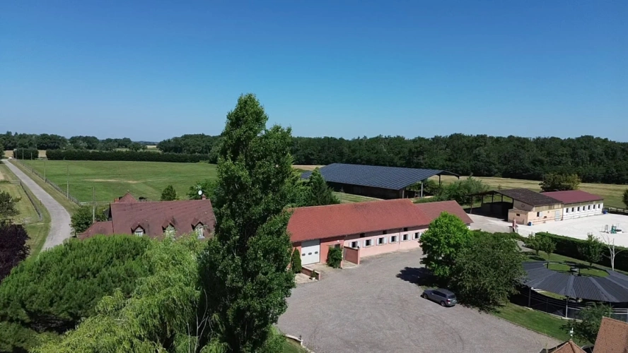 Photos 1 - Équestre - Domaine équestre + de 39 hectares