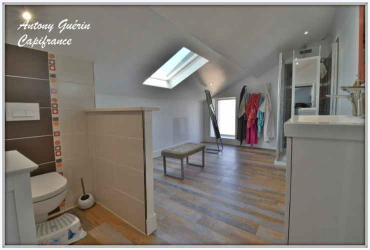 Photos 9 - Rurale - Grange rénovée de caractère avec dépendance 9 pièces-252 m² Habitable-MESNARD LA BAROTIERE