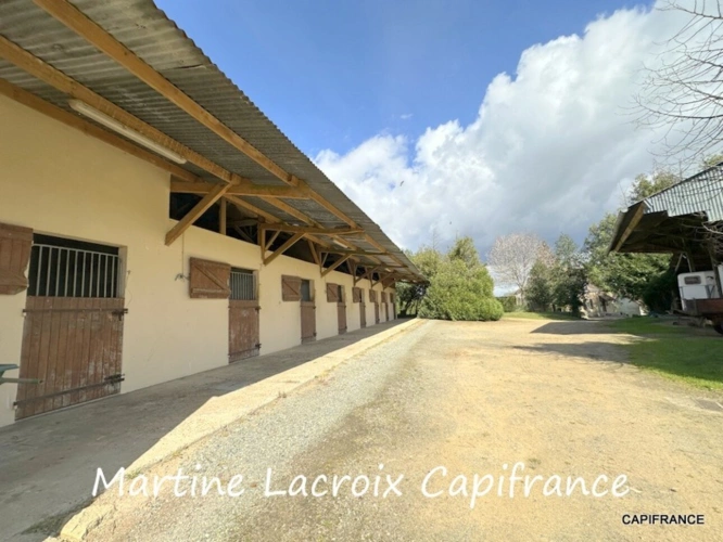 Photos 4 - Équestre - Dpt SARTHE (72), à vendre LA FERTÉ-BERNARD - PROPRIÉTÉ  P5 de 100 m² - Terrain de 10 Ha