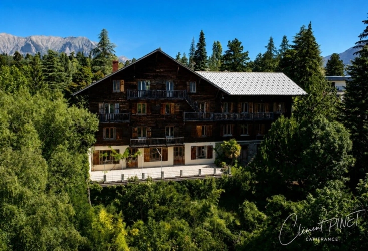 Photos 1 - Rurale - Propriété de 828m² sur 9045m² de terrain - Chorges