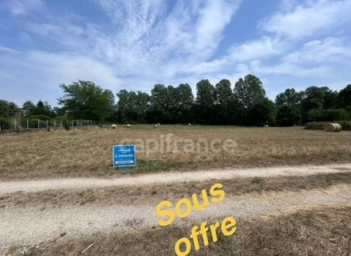 Photos 1 - Rurale - Terrain à vendre  COULAURES (24) 8637m²