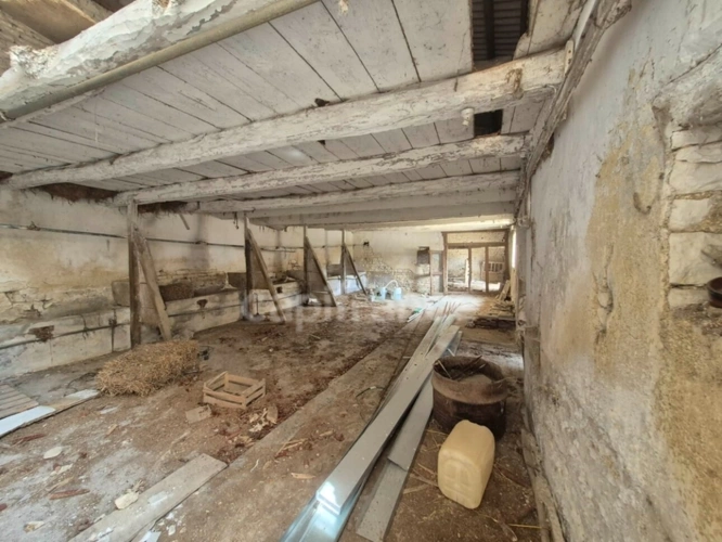 Photos 4 - Rurale - Grange à rénover PUYRAVAULT