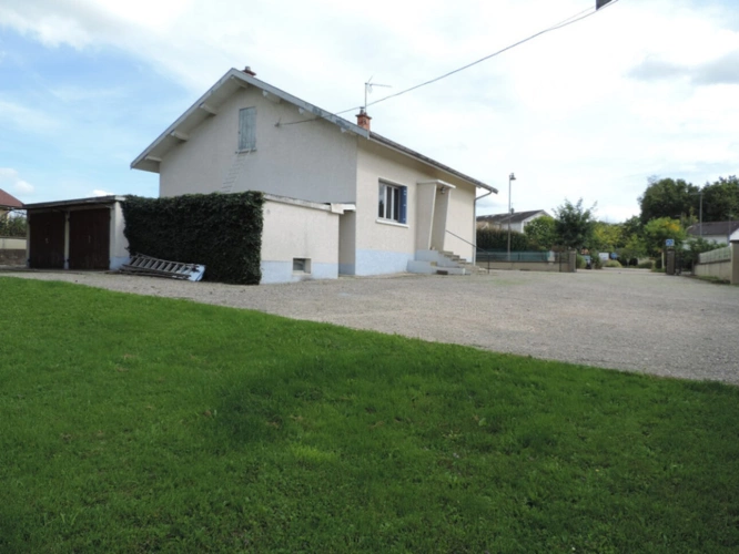 Photos 5 - Rurale - Dpt Ain (01), à vendre MONTAGNAT, propriété à rénover avec maison de 84 m² et dépendance de 170 m² - Terrain de 2 300 m²