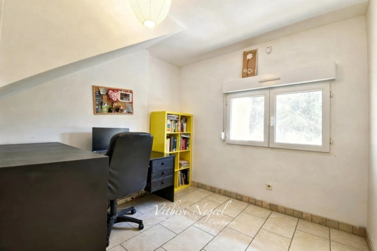Photos 12 - Prestige - Propriété à vendre 8 pièces et annexe  MOURIES (13)