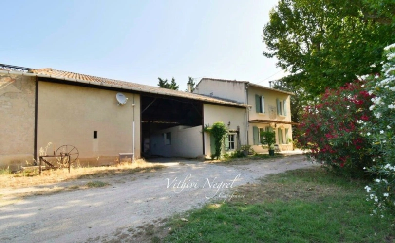 Photos 19 - Prestige - Propriété à vendre 8 pièces et annexe  MOURIES (13)
