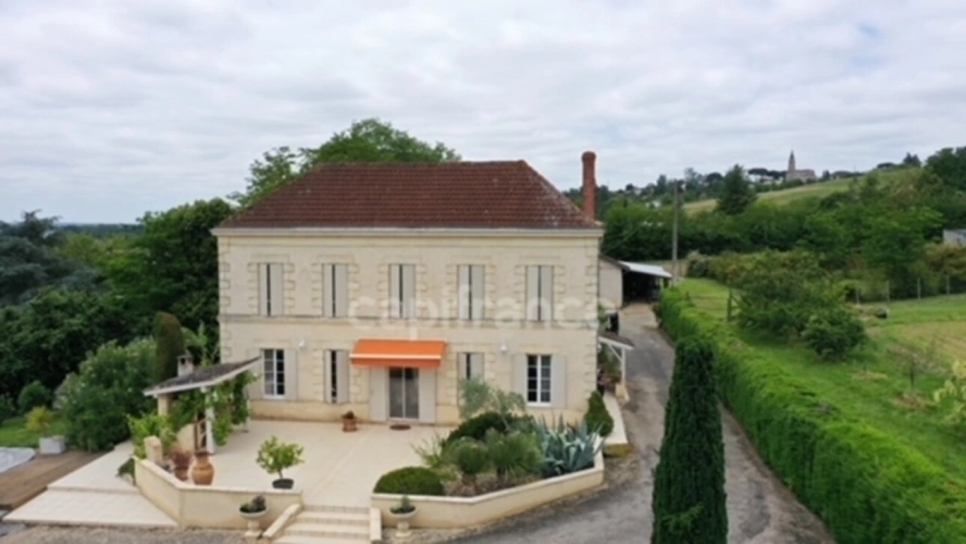 Photos 1 - Prestige - Maison de 223m2 - 3 chambres - piscine - dépendances à BEAUPUY (47)