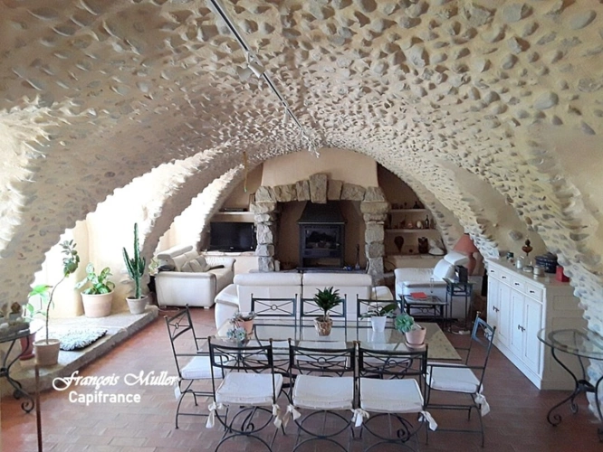 Photos 8 - Prestige - Propriété de caractère avec piscine et gîtes – Art de vivre en Provence