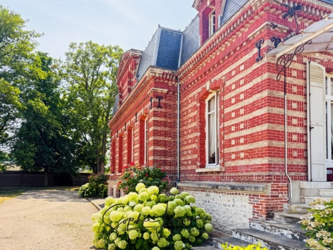 Photos 2 - Prestige - Demeure de caractère à vendre à Bézu-Saint-Éloi – 9 pièces, 5 chambres, parc de près de 6 000 m² avec maison d'amis et espace bien-être