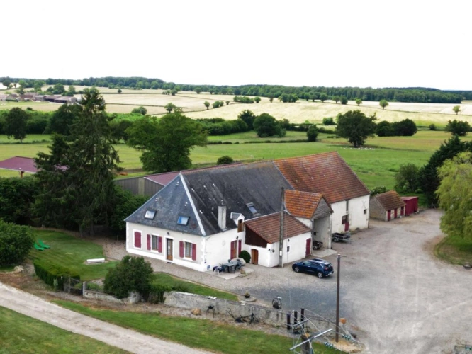 Photos 1 - Rural - Exploitation agricole de 100 ha avec gîte, bâtiments d'éleva
