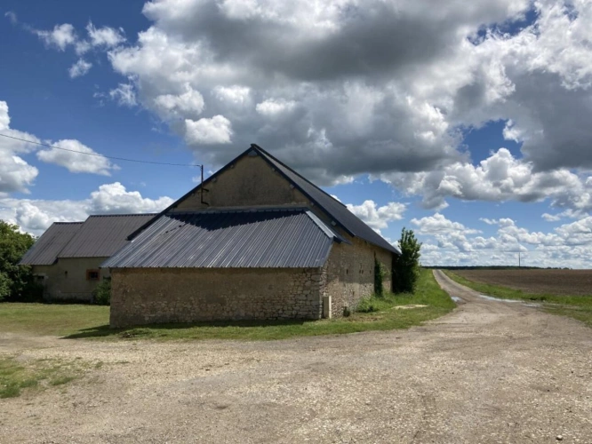 Photos 5 - Rural - Exploitation agricole de 149 ha dont 18 ha libres avec corps
