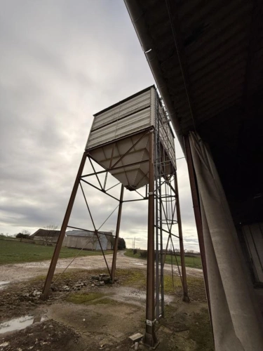 Photos 5 - Rural - agricultural shed and 1000-tonne storage