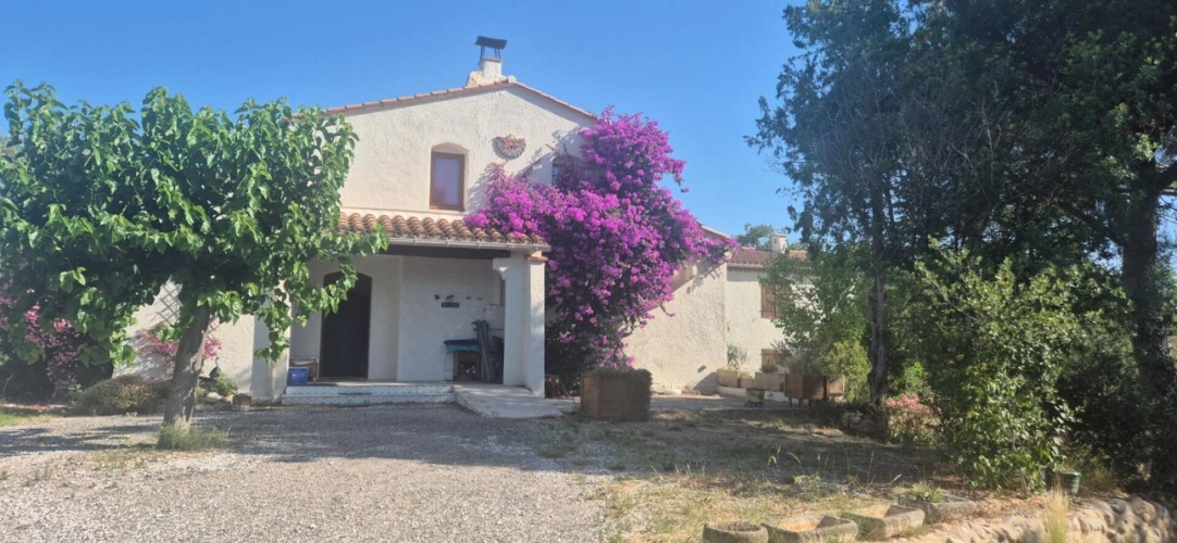 Photos 2 - Touristique - domaine  avec Gîtes, deux maisons et roulotte