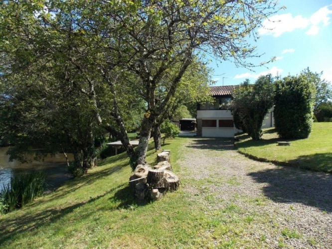 Photos 18 - Rurale - Rare opportunité d'acheter une maison individuelle avec 1 hectare de terrain attenant et un étang