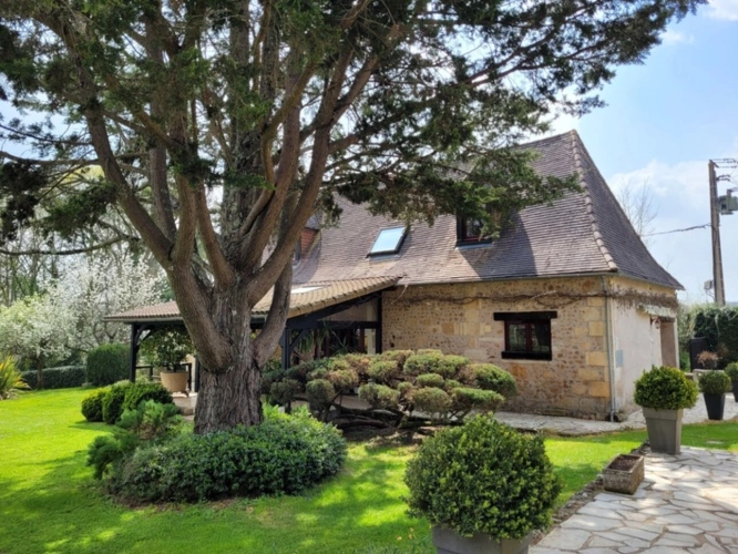 Photos 12 - Touristique - Propriete à vendre 15 pièces LA DOUZE (24)