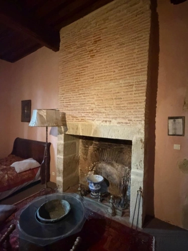 Photos 75 - Prestige - MARCIAC(32): ancienne SEIGNEURIE avec BEAU CHATEAU XIV sur 3,5ha, cachée, au bout du chemin, sans voisin, en campagne, 500m2 habitables, piscine chauffée, découvrez les riches heures des seigneurs