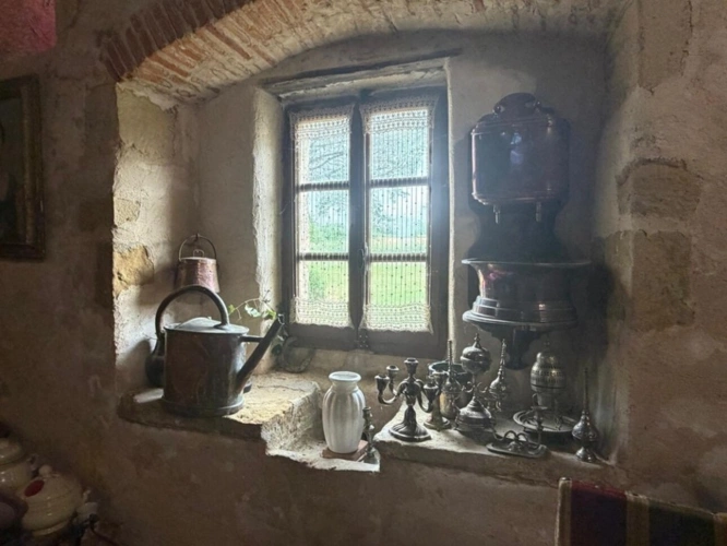 Photos 38 - Prestige - MARCIAC(32): ancienne SEIGNEURIE avec BEAU CHATEAU XIV sur 3,5ha, cachée, au bout du chemin, sans voisin, en campagne, 500m2 habitables, piscine chauffée, découvrez les riches heures des seigneurs