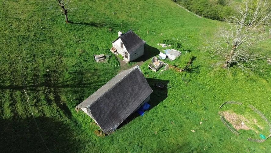 Photos 4 - Rurale - Propriété rurale,3 granges,5 Ha,source,09800