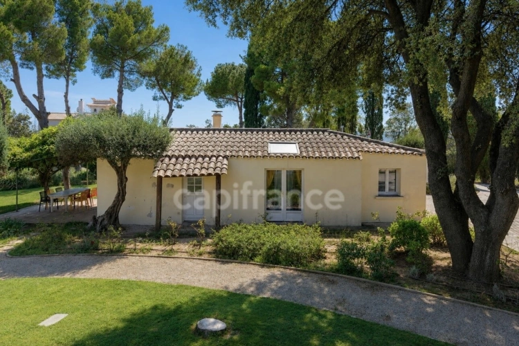 Photos 19 - Prestige - Propriété de caractère de 615 m2 sur 25 000 m2 de terrain