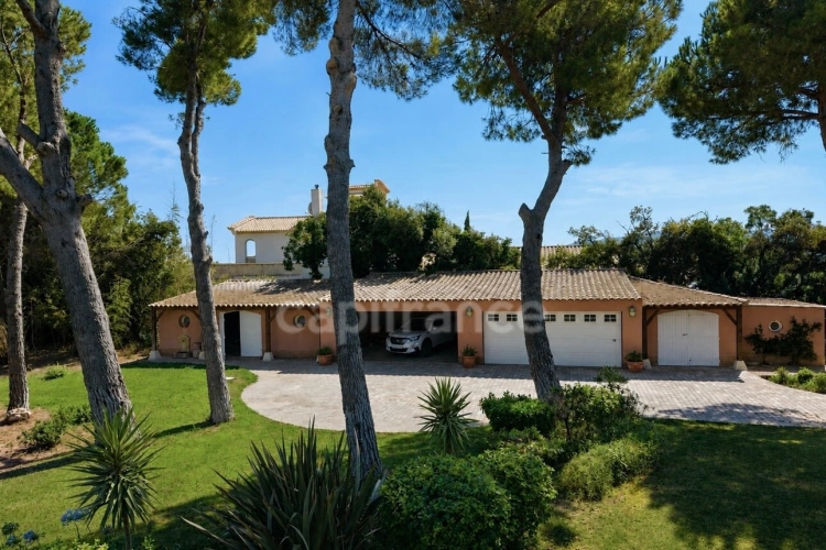 Photos 20 - Prestige - Propriété de caractère de 615 m2 sur 25 000 m2 de terrain