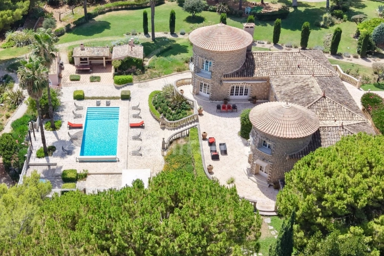 Photos 22 - Prestige - Propriété de caractère de 615 m2 sur 25 000 m2 de terrain