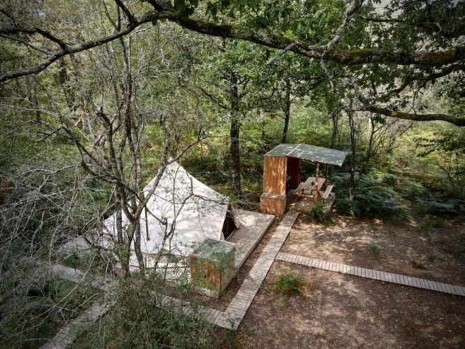 Photos 2 - Forestière - Opportunité d'affaires exceptionnelle : domaine de 24 hectares comprenant 15 hectares d'étangs, parfait pour divers projets touristiques et commerciaux. Avec une activité de location de tentes glampin