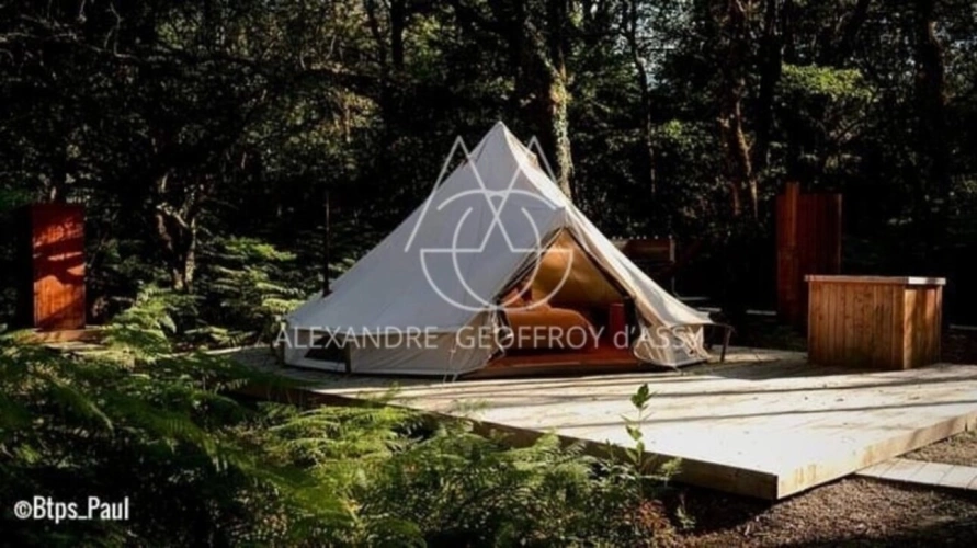 Photos 16 - Forestière - Opportunité d'affaires exceptionnelle : domaine de 24 hectares comprenant 15 hectares d'étangs, parfait pour divers projets touristiques et commerciaux. Avec une activité de location de tentes glampin