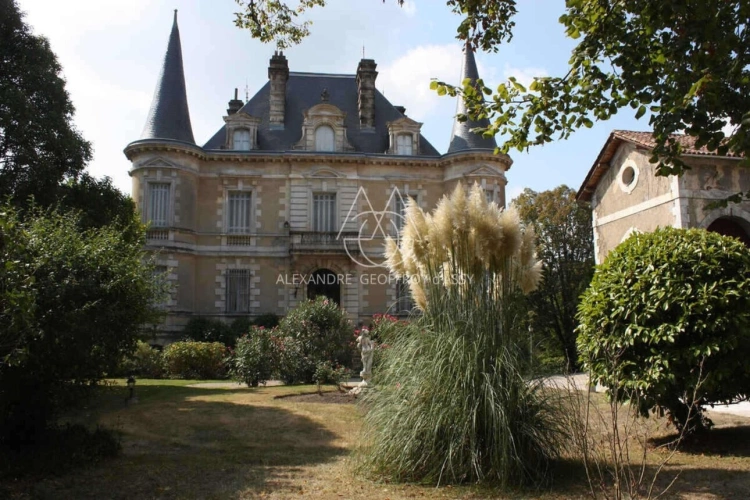 Photos 1 - Prestigious - 19th century castle with approximately 1000 m² of living space