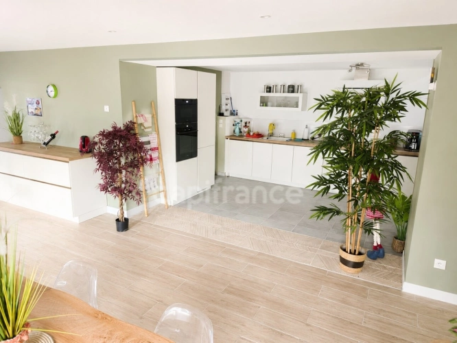 Photos 6 - Touristique - Propriété d'exception – 2 logements, piscine, hangars, idéal activité professionnelle