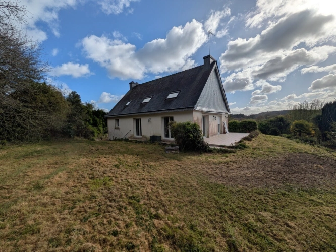 Photos 2 - Prestige - Kernascleden propriété composée d'une maison à usage d'habitation de 6 pièces 178 m² envion un hangar de 161m² envion, une ancienne lapinière de 700m² envion le tout sur une parcelle de 3.2 Hectares