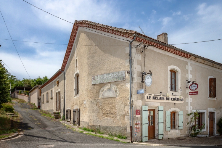 Photos 1 - Prestige - Propriété avec maison, piscine et ancien restaurant