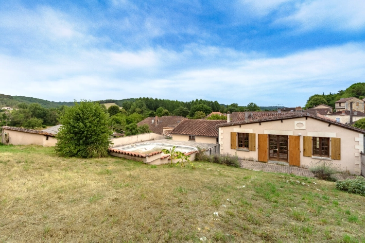 Photos 2 - Prestige - Propriété avec maison, piscine et ancien restaurant