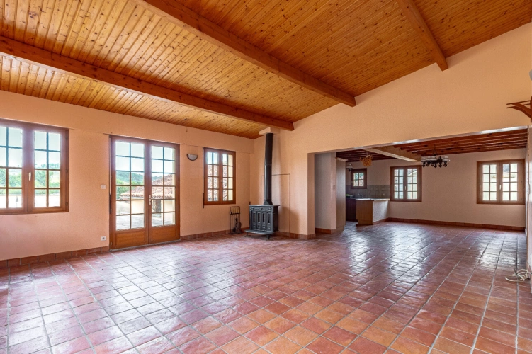 Photos 3 - Prestige - Propriété avec maison, piscine et ancien restaurant