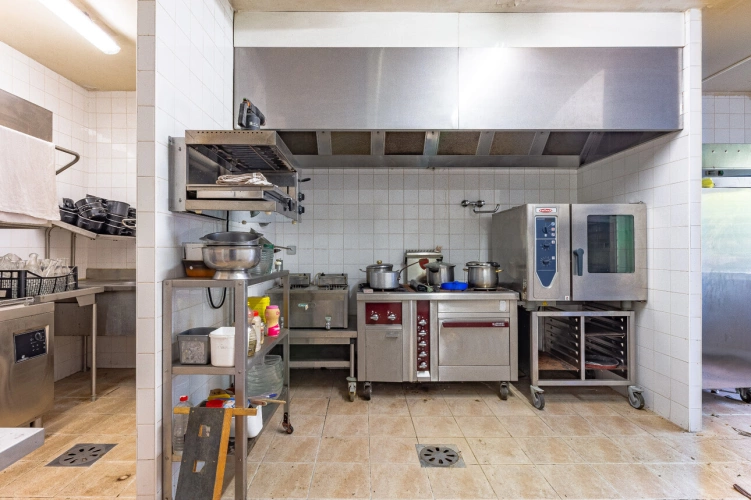 Photos 14 - Prestige - Propriété avec maison, piscine et ancien restaurant