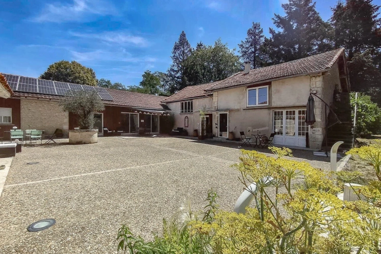 Photos 10 - Prestige - Propriété de trois maisons au calme