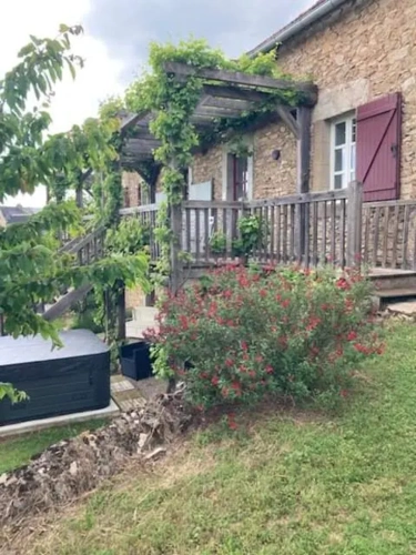 Photos 9 - Touristique - Maison principale, 3 gîtes **** sur 1 hectare, Bournazel, Aveyron