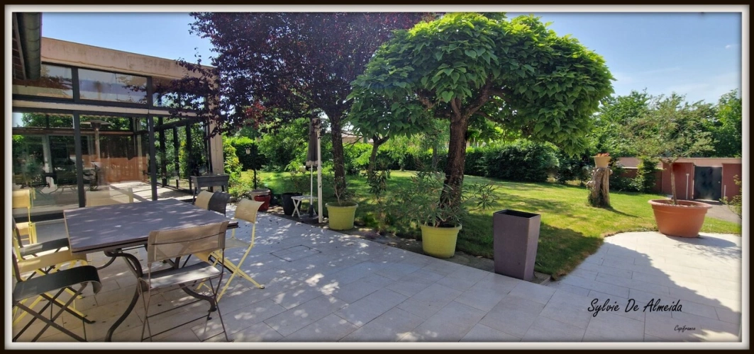 Photos 7 - Prestige - Propriete à vendre 8 pièces 285 m² REPLONGES (01), Piscine, 4 suites, double garage, terrain 2136 m²