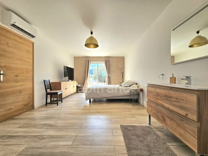 Photos 10 - Prestige - Ensemble immobilier de 368 m2 divisé en 3 habitations, piscine, terrain 1683 m2 à VESCOVATO (Haute Corse)