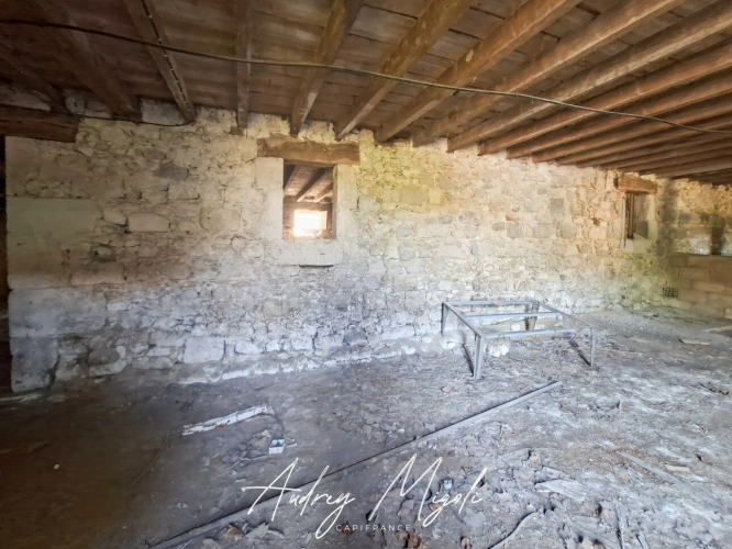 Photos 7 - Rurale - Grange en pierre à rénover entièrement, au coeur d'Astaffort, plus de 200m²
