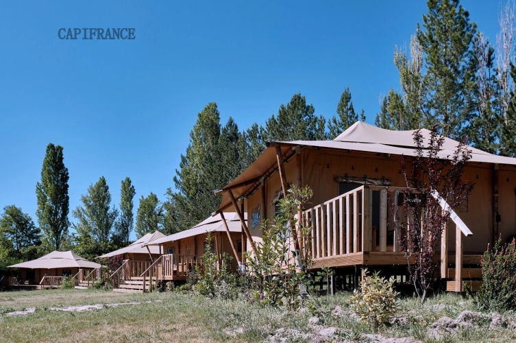 Photos 5 - Prestige - Propriété hébergement/événementiel dans le Luberon, 6,3 ha, 80 couchages, 1090 m2