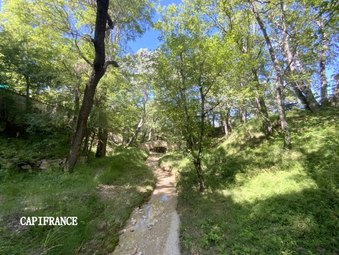 Photos 20 - Prestige - Propriété hébergement/événementiel dans le Luberon, 6,3 ha, 80 couchages, 1090 m2