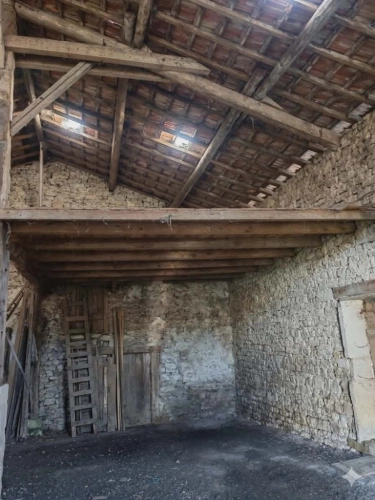 Photos 4 - Rurale - GRANGE – GRAND VOLUME – STOCKAGE / ATELIER – SECTEUR MENAUCOURT