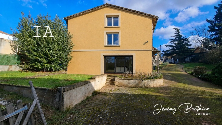 Photos 1 - Rurale - GENAY (69) - Grange de 140 m² - 4 pièces - 434 m² de terrain - Fort potentiel
