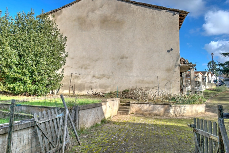 Photos 2 - Rurale - GENAY (69) - Grange de 140 m² - 4 pièces - 434 m² de terrain - Fort potentiel