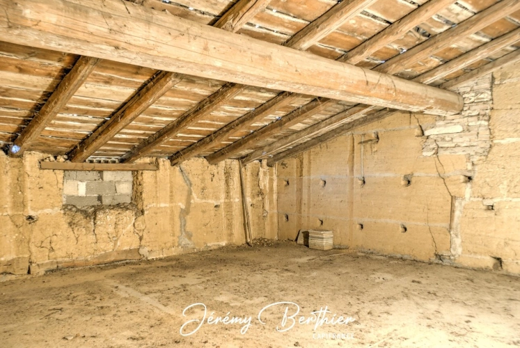 Photos 14 - Rurale - GENAY (69) - Grange de 140 m² - 4 pièces - 434 m² de terrain - Fort potentiel