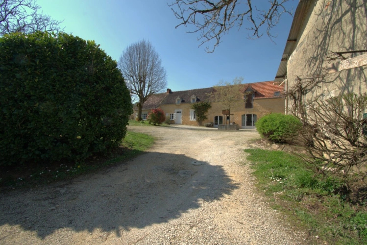 Photos 4 - Touristique - SAINT GENIES (24), vente propriété 277 m2 sur 4 ha, gîtes en activité