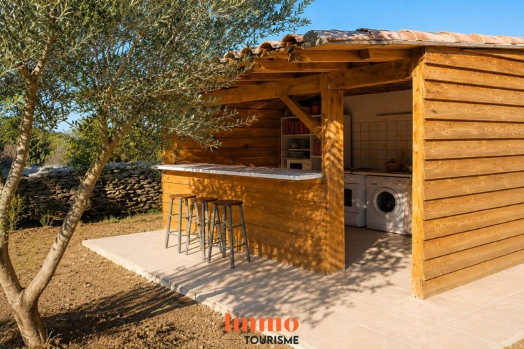 Photos 21 - Touristique - Domaine avec gîtes et maison principale à Grans, en Provence