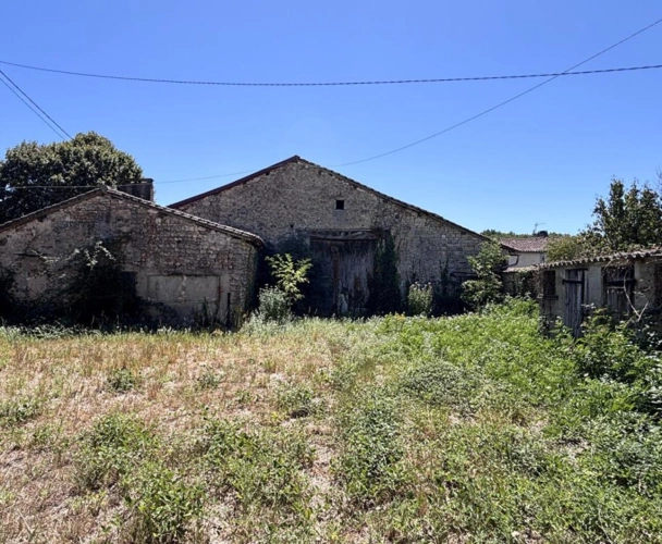 Photos 2 - Rurale - Deux granges avec dépendances et jardin offrant un fort potentiel de rénovation