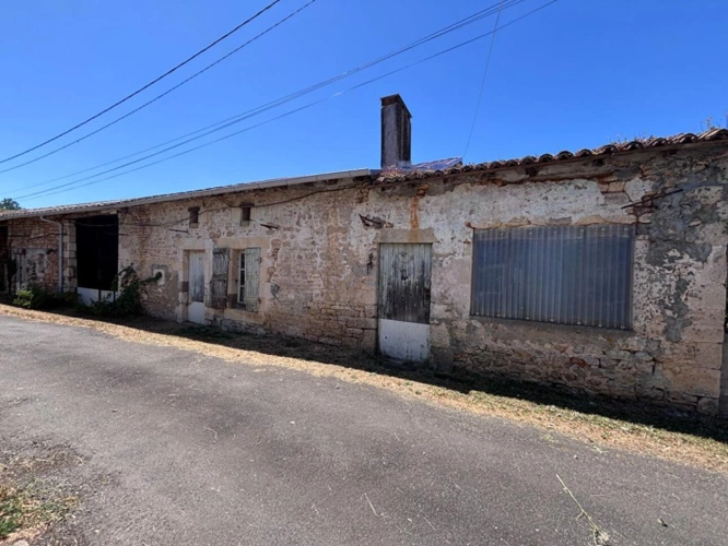 Photos 10 - Rurale - Deux granges avec dépendances et jardin offrant un fort potentiel de rénovation